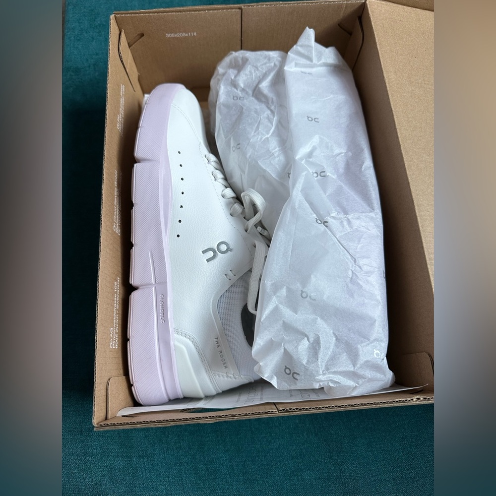Never worn brand new sneakers